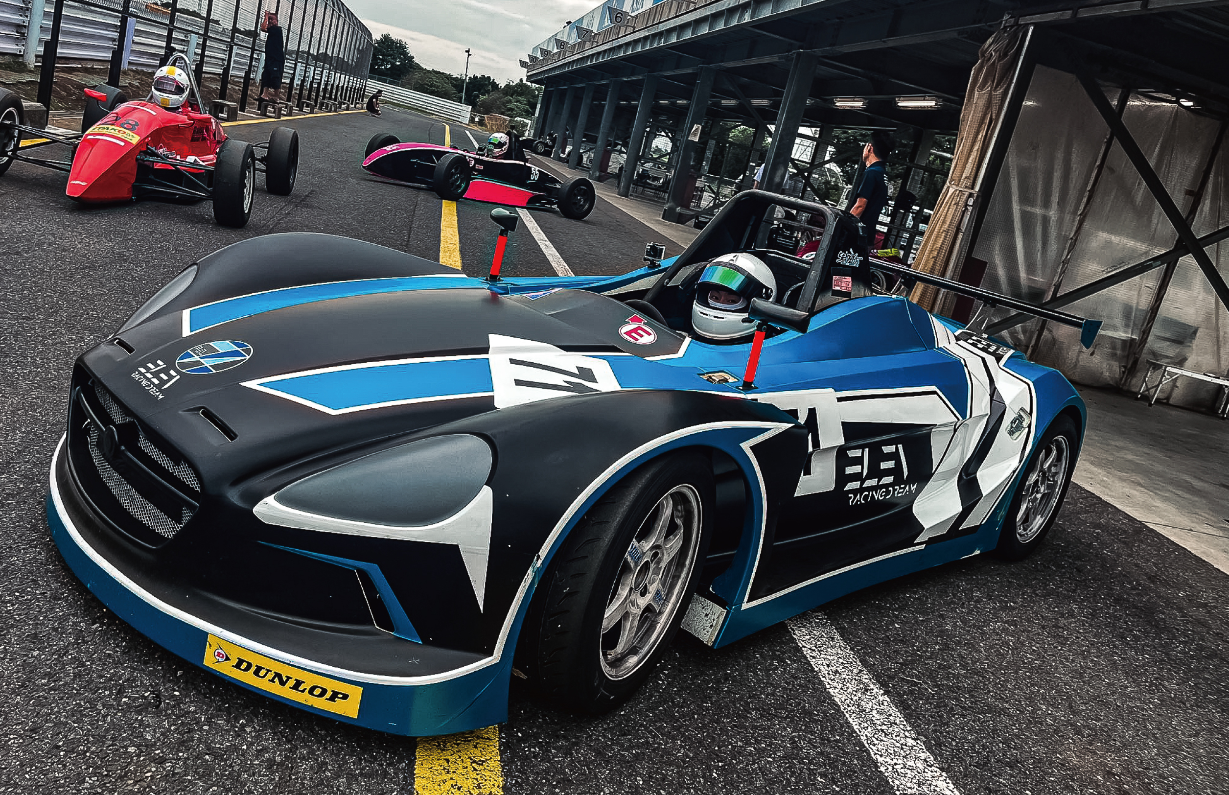 レーシングドライバー 渡邉 顕 選手とスポンサー契約を締結しました